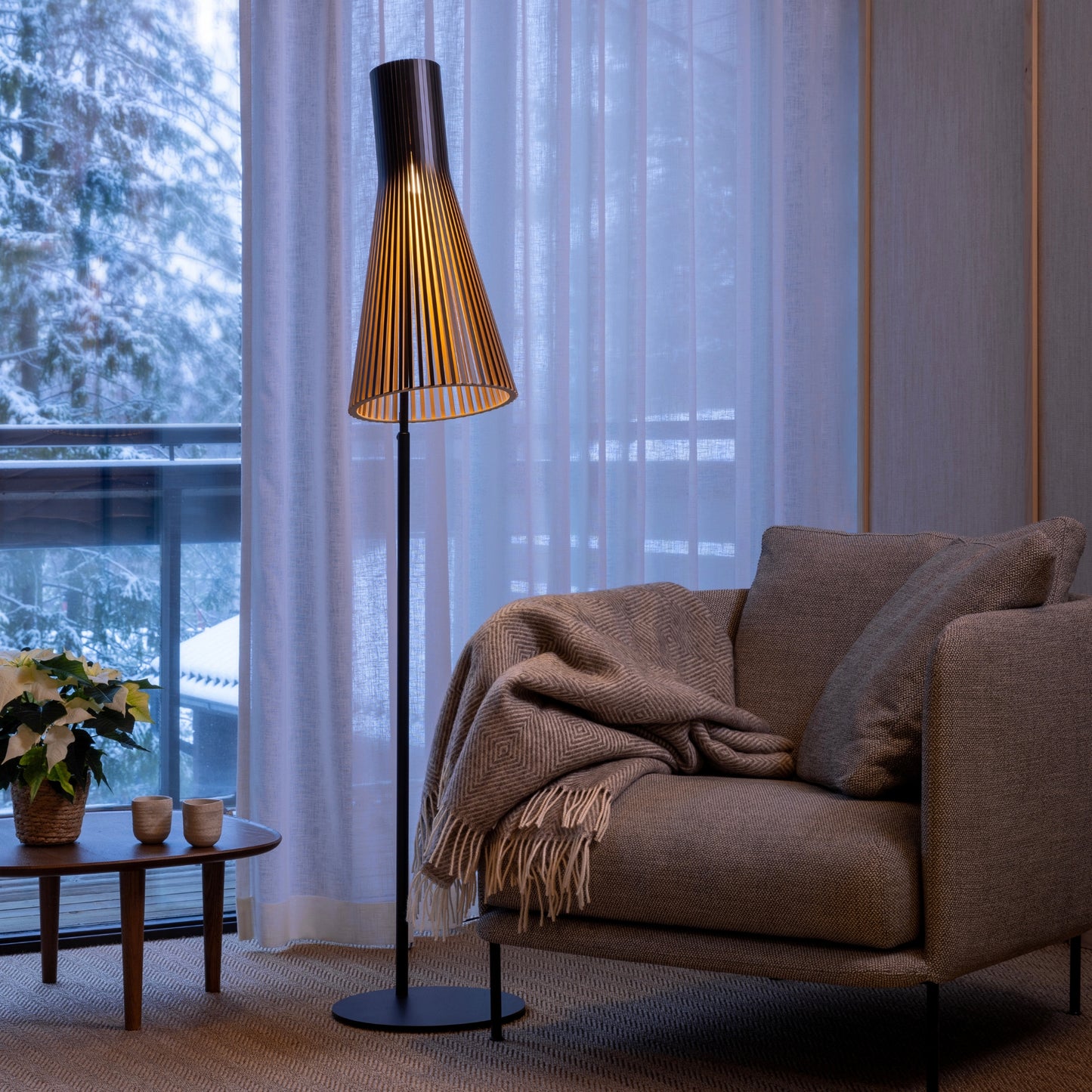 Secto 4210 floor lamp