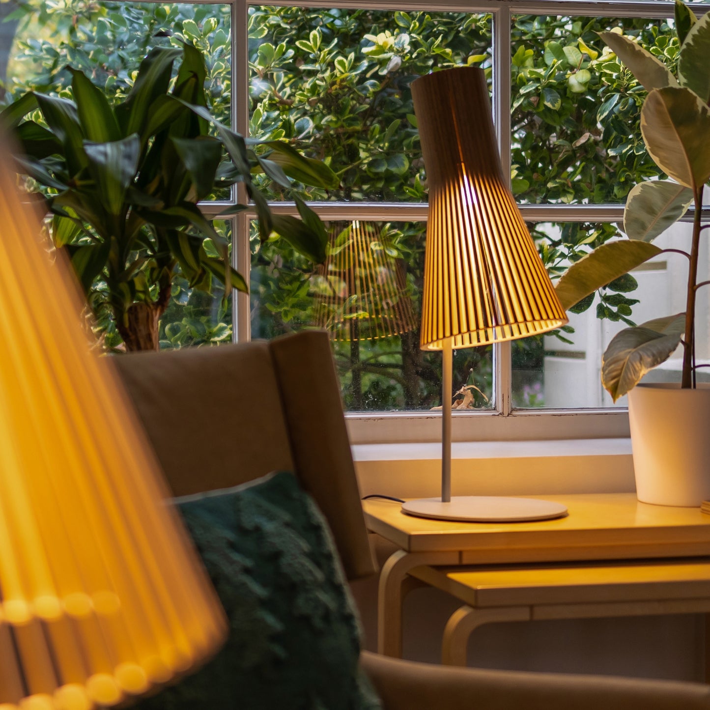 Secto 4220 table lamp