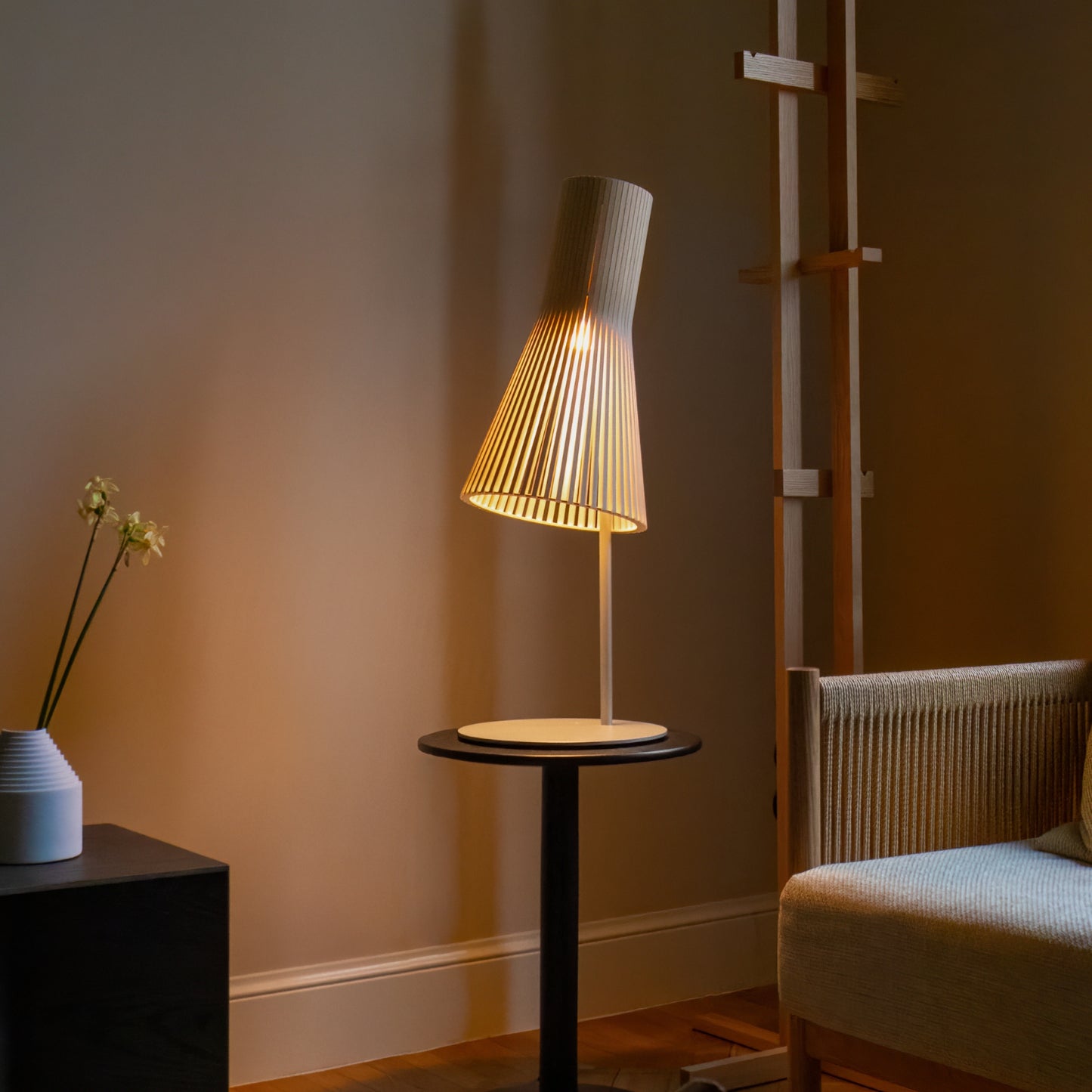 Secto 4220 table lamp